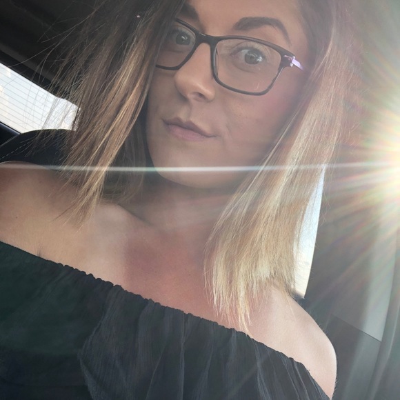 Meet your Posher, Alex - Picture 1 of 1